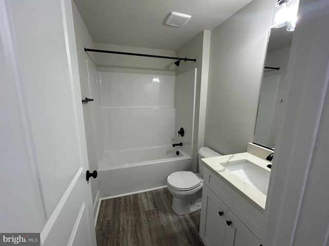 8 WILLIAM AND MARY LN, Stafford, VA 22554
