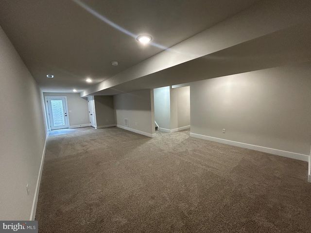 8 WILLIAM AND MARY LN, Stafford, VA 22554