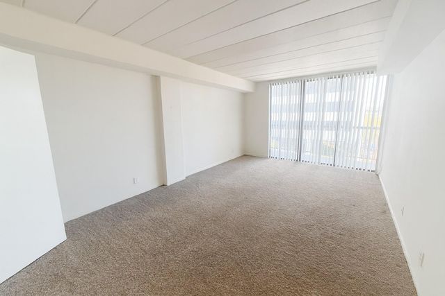 5400 Memorial Drive 402, Houston, TX 77007