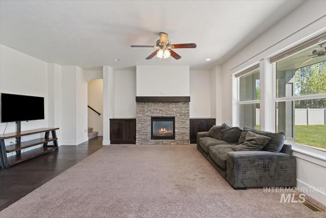 4406 S Lava Springs Loop, Nampa, ID 83686