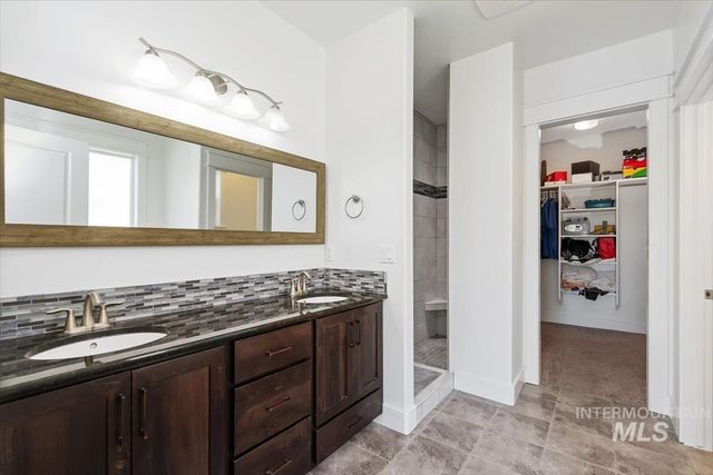 4406 S Lava Springs Loop, Nampa, ID 83686