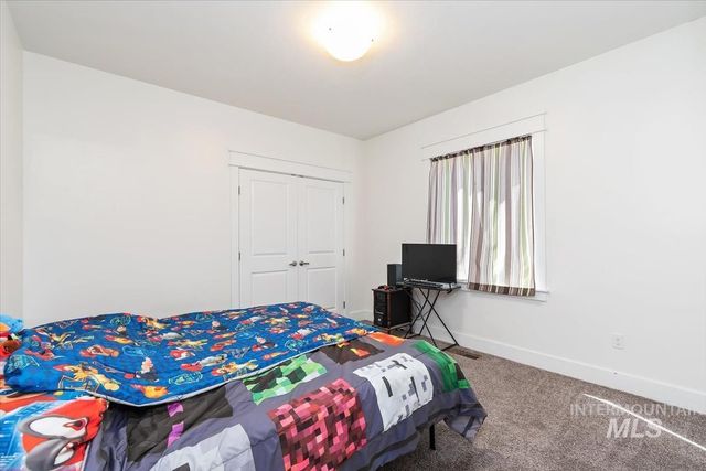 4406 S Lava Springs Loop, Nampa, ID 83686