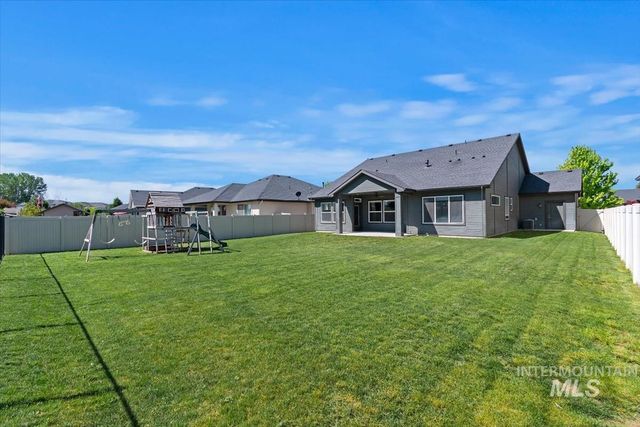 4406 S Lava Springs Loop, Nampa, ID 83686