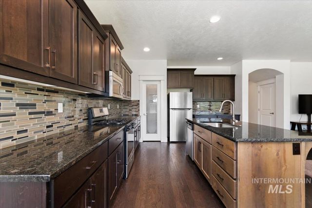 4406 S Lava Springs Loop, Nampa, ID 83686