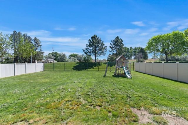 4406 S Lava Springs Loop, Nampa, ID 83686