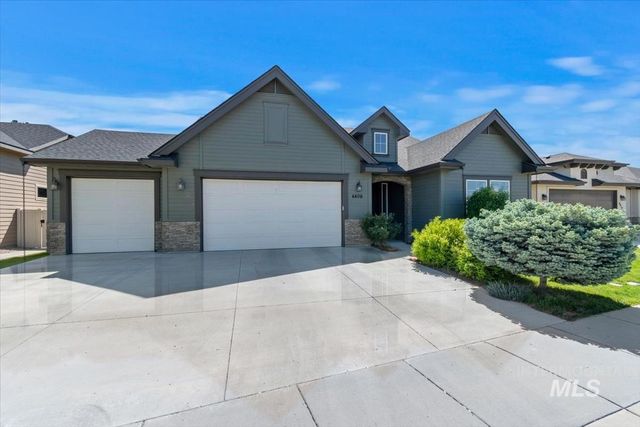 4406 S Lava Springs Loop, Nampa, ID 83686