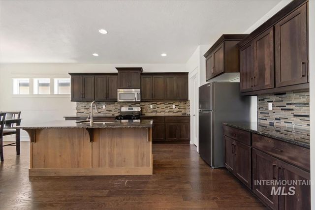 4406 S Lava Springs Loop, Nampa, ID 83686