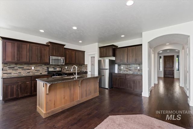 4406 S Lava Springs Loop, Nampa, ID 83686