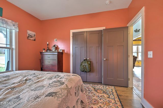 257 Lake View Estates Drive, Bristol, TN 37620