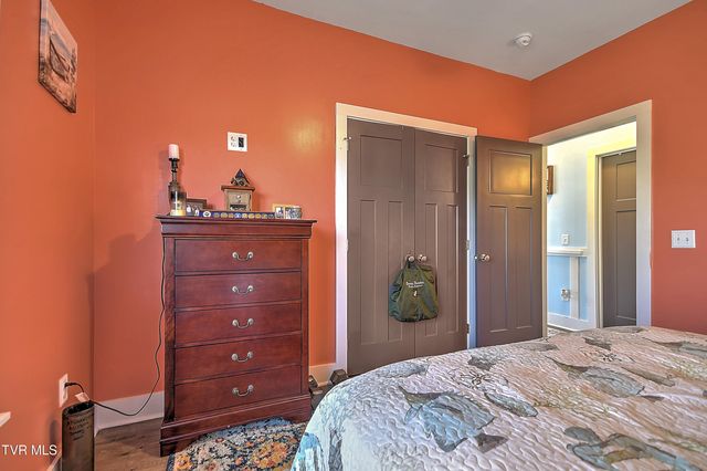 257 Lake View Estates Drive, Bristol, TN 37620