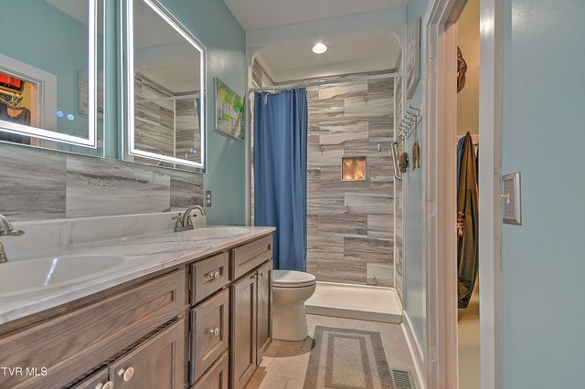 257 Lake View Estates Drive, Bristol, TN 37620