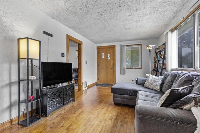612 S WEIMAR STREET, Appleton, WI 54915