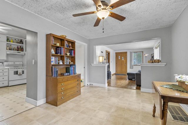 612 S WEIMAR STREET, Appleton, WI 54915