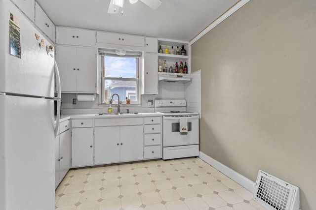 612 S WEIMAR STREET, Appleton, WI 54915