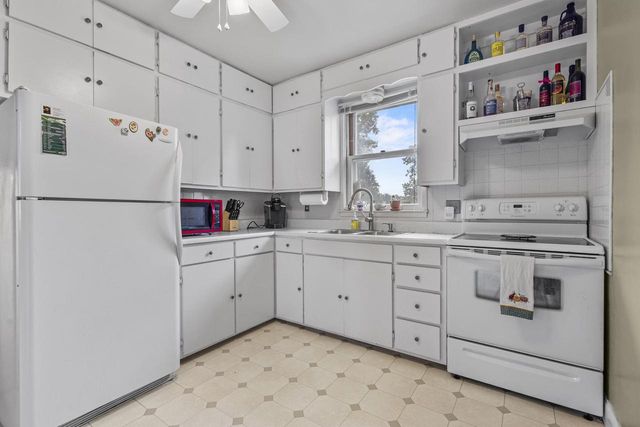 612 S WEIMAR STREET, Appleton, WI 54915