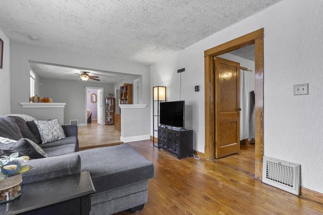 612 S WEIMAR STREET, Appleton, WI 54915