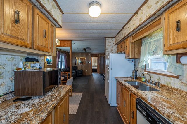 19 Sycamore Drive, Olmsted Twp, OH 44138