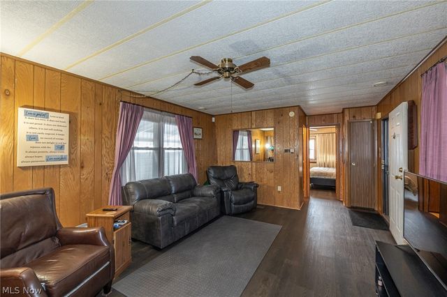 19 Sycamore Drive, Olmsted Twp, OH 44138