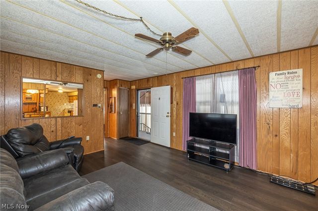 19 Sycamore Drive, Olmsted Twp, OH 44138