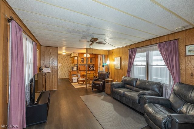 19 Sycamore Drive, Olmsted Twp, OH 44138