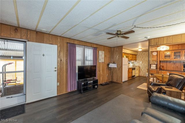 19 Sycamore Drive, Olmsted Twp, OH 44138