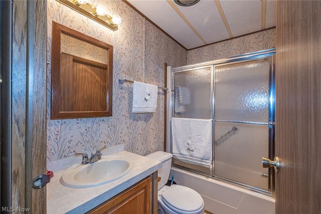 19 Sycamore Drive, Olmsted Twp, OH 44138