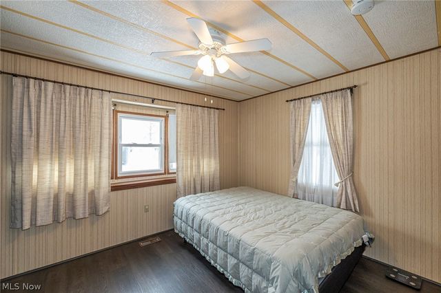 19 Sycamore Drive, Olmsted Twp, OH 44138