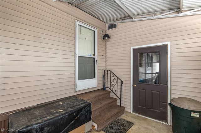 19 Sycamore Drive, Olmsted Twp, OH 44138