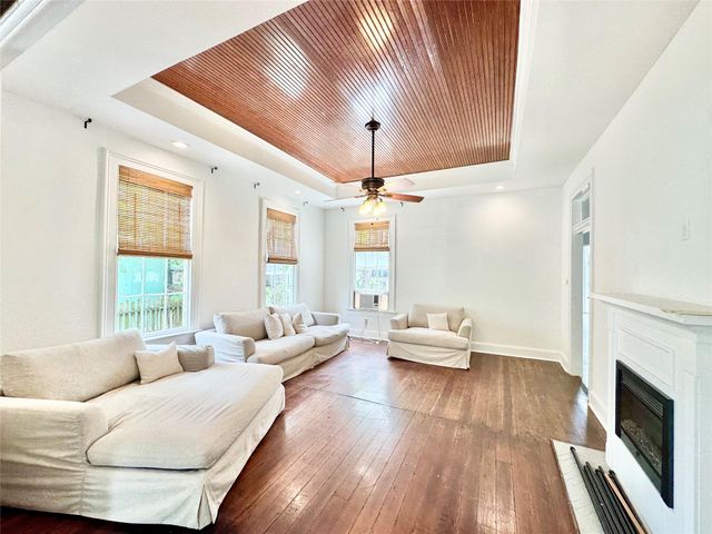 1307 Ball, Galveston, TX 77550