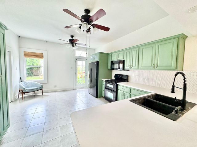 1307 Ball, Galveston, TX 77550