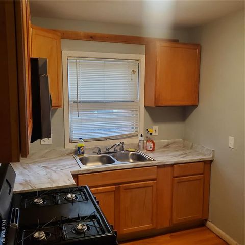 19362 Sunderland Road, Detroit, MI 48219