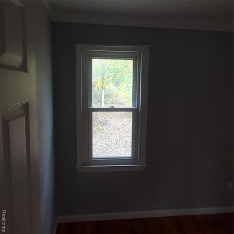 19362 Sunderland Road, Detroit, MI 48219