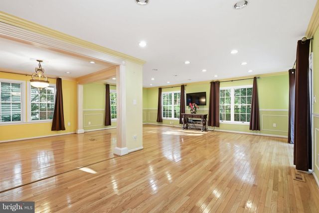 1019 FARM HAVEN DR, Rockville, MD 20852