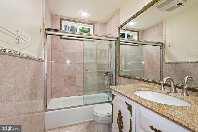 1019 FARM HAVEN DR, Rockville, MD 20852