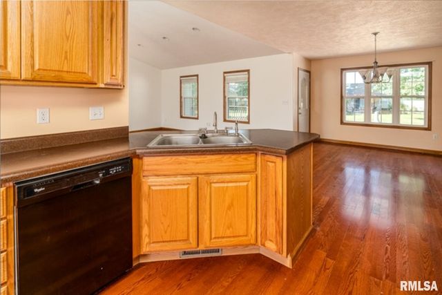 309 EVERGREEN Trail, Herrin, IL 62948