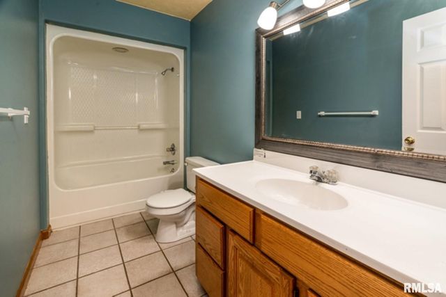 309 EVERGREEN Trail, Herrin, IL 62948