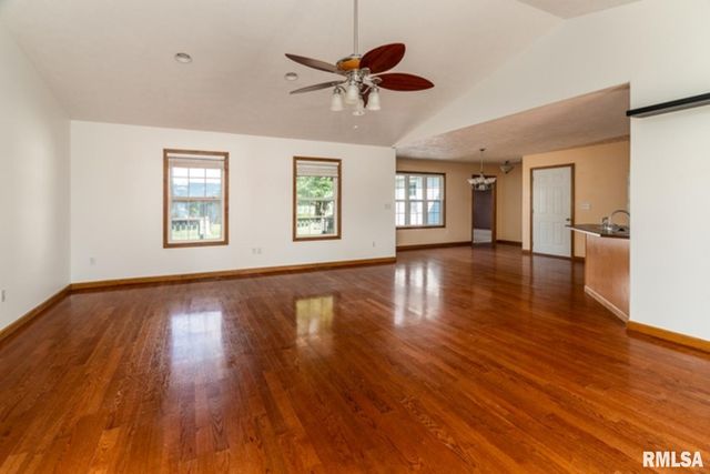 309 EVERGREEN Trail, Herrin, IL 62948