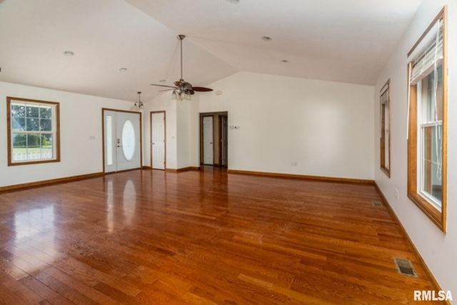 309 EVERGREEN Trail, Herrin, IL 62948