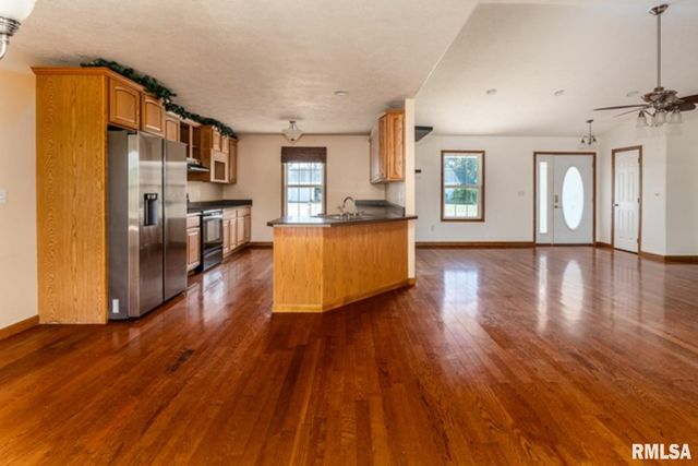 309 EVERGREEN Trail, Herrin, IL 62948