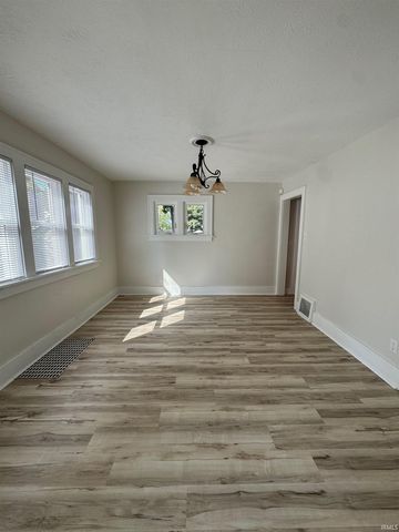 809 E Ewing Avenue, South Bend, IN 46613