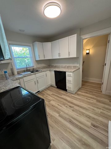 809 E Ewing Avenue, South Bend, IN 46613
