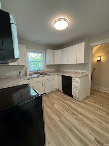 809 E Ewing Avenue, South Bend, IN 46613