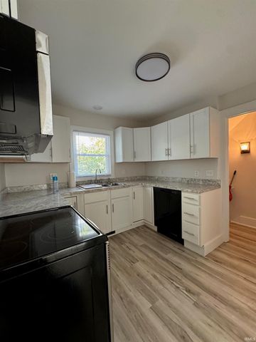 809 E Ewing Avenue, South Bend, IN 46613