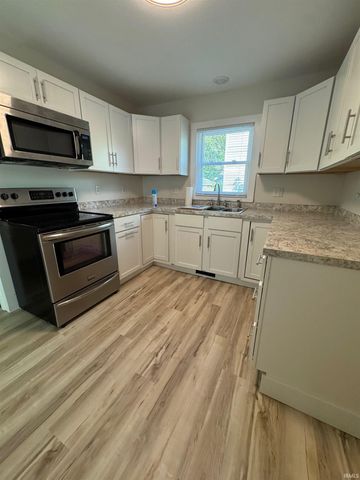 809 E Ewing Avenue, South Bend, IN 46613