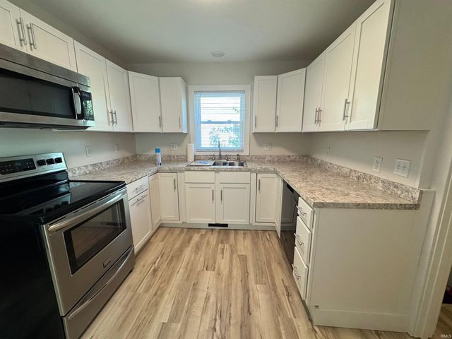 809 E Ewing Avenue, South Bend, IN 46613