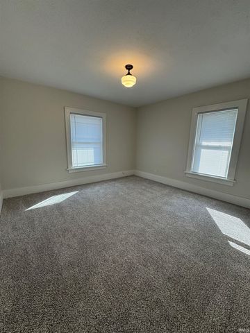 809 E Ewing Avenue, South Bend, IN 46613