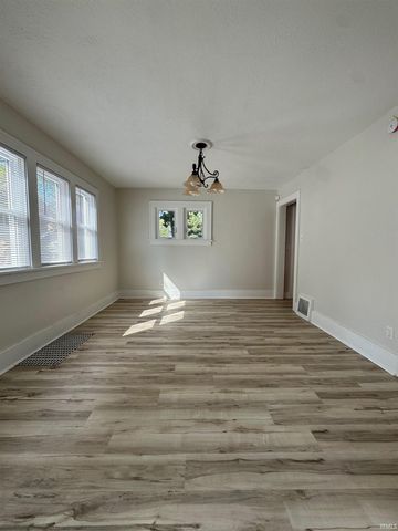 809 E Ewing Avenue, South Bend, IN 46613