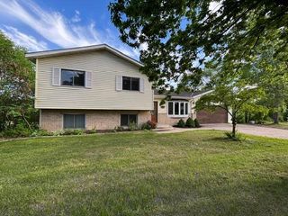 1837 8th Street NW, Elk River, MN 55330
