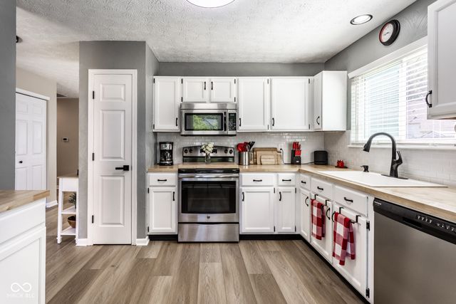 7880 Stonebranch North Drive, Indianapolis, IN 46256