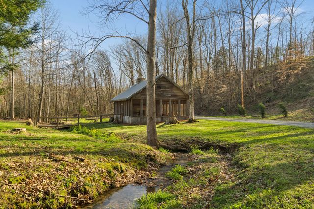 697 Johnson Branch Rd, Williamsport, TN 38487